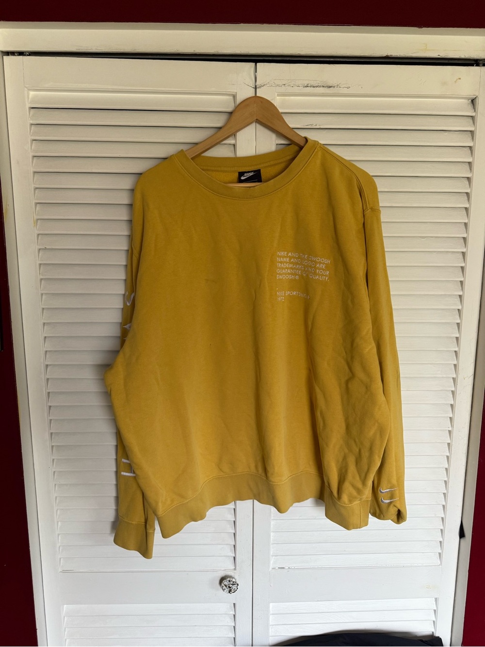 Nike Men’s Mustard Yellow Crewneck Sweatshirt